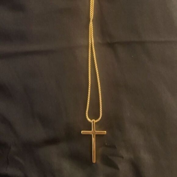 Men’s Gold Cross Necklace - Picture 8 of 13